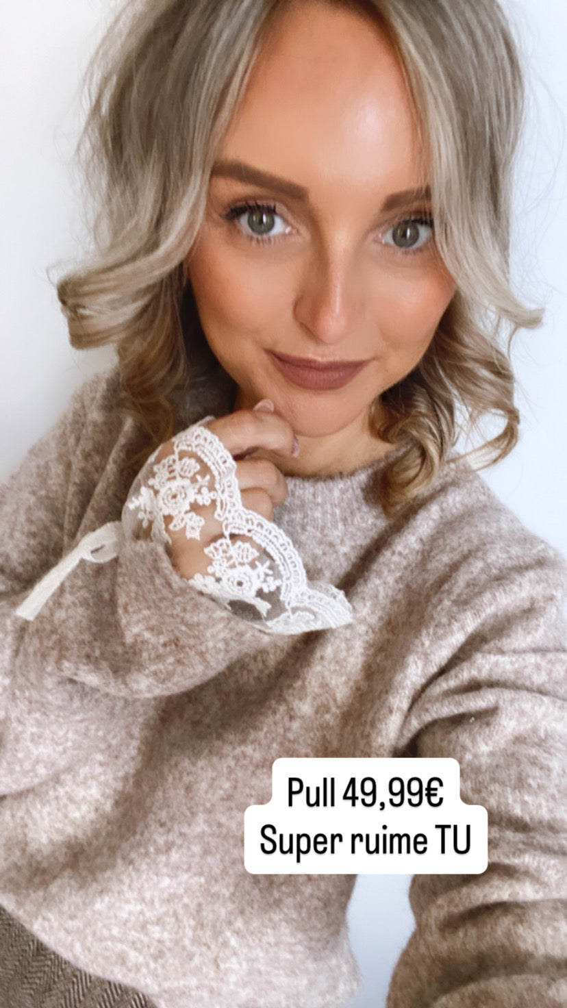 Ruime pull met kanten mouwen
